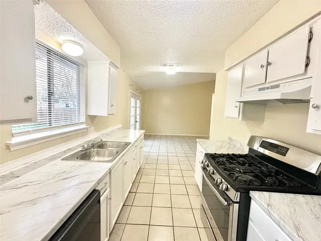 $1,595 | 7221 Ellington Circle, Austin, TX 78724