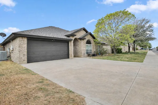 $315,000 | 611 North 7th Street, Wolfforth, TX 79382