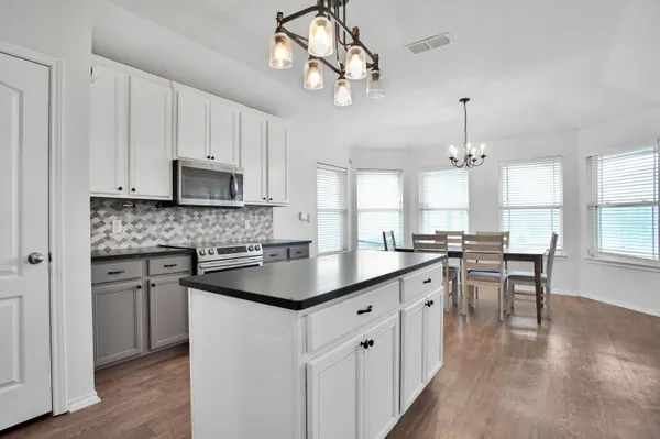 $315,000 | 611 North 7th Street, Wolfforth, TX 79382
