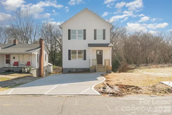 $2,250 | 195 Vee Avenue Southwest, Concord, NC 28025
