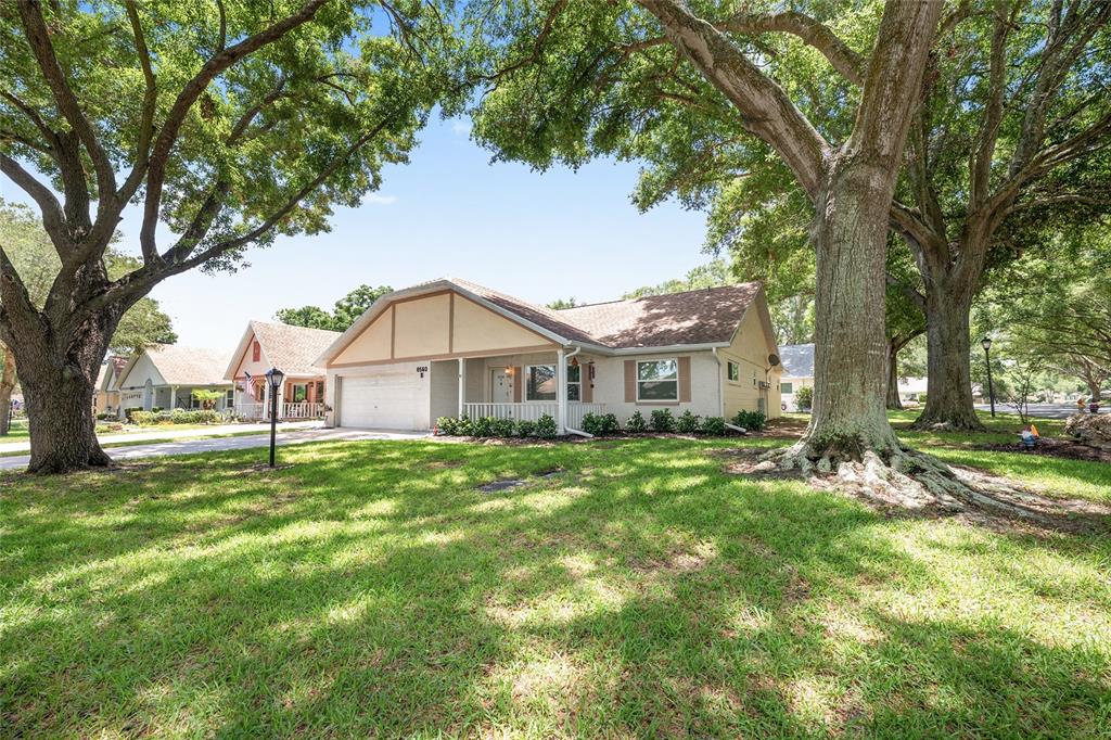 8560 Southwest 90th Street, Unit E Ocala, FL 34481 - Photo 4 of 59