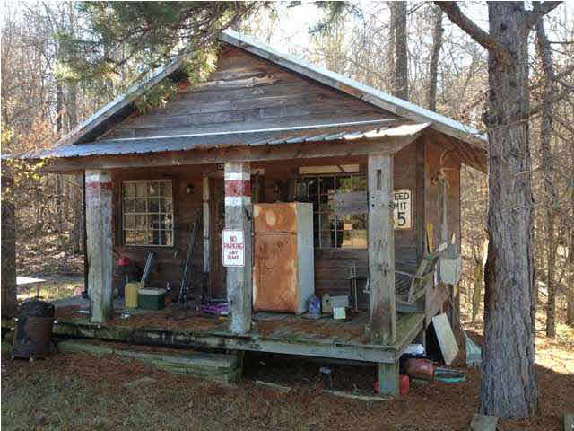 919 North Livingston Road Madison, MS 39110 - Photo 1 of 3 Great little Guest or Day Cabin