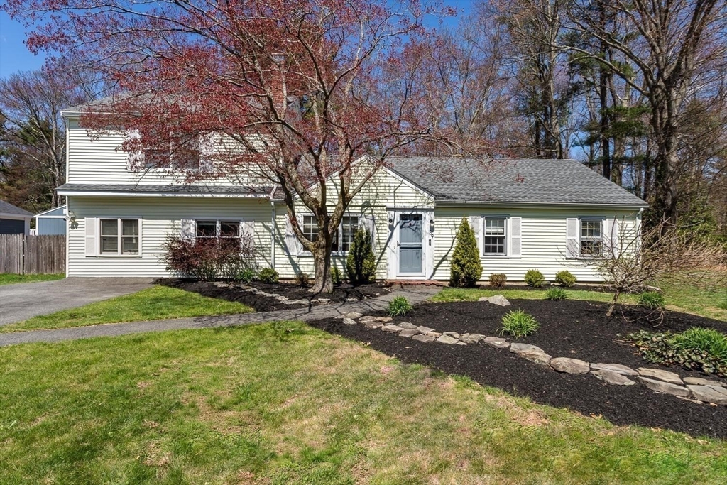 39 Birchcroft Road Canton, MA 02021 - Photo 15 of 22