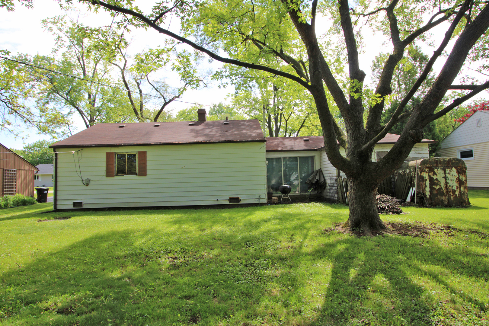 20 Johnathan Road Lake Zurich, IL 60047 - Photo 27 of 31 a view of a house with a yard