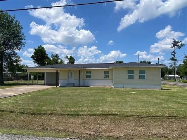 $179,900 | 402 Goss Road, Westlake, LA 70669