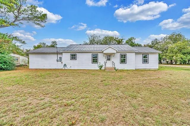 $169,999 | 200 South Narcissus Street, Kosse, TX 76653