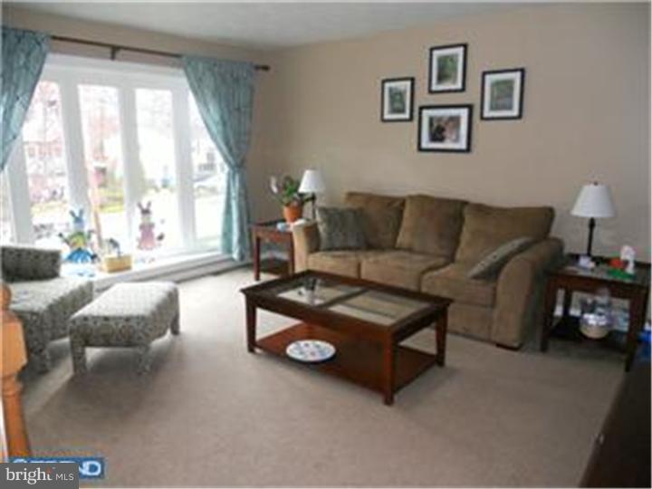 14 Greenvale Road Cherry Hill, NJ 08034 - Photo 3 of 15