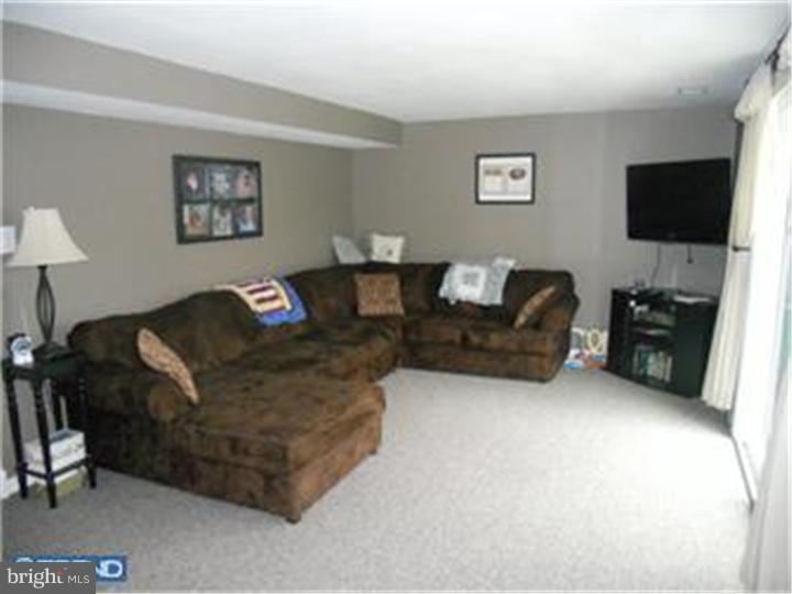 14 Greenvale Road Cherry Hill, NJ 08034 - Photo 7 of 15