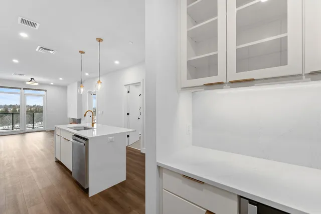 $629,000 | 125 Cambrian Way, Unit 611, Burlington, VT 05401