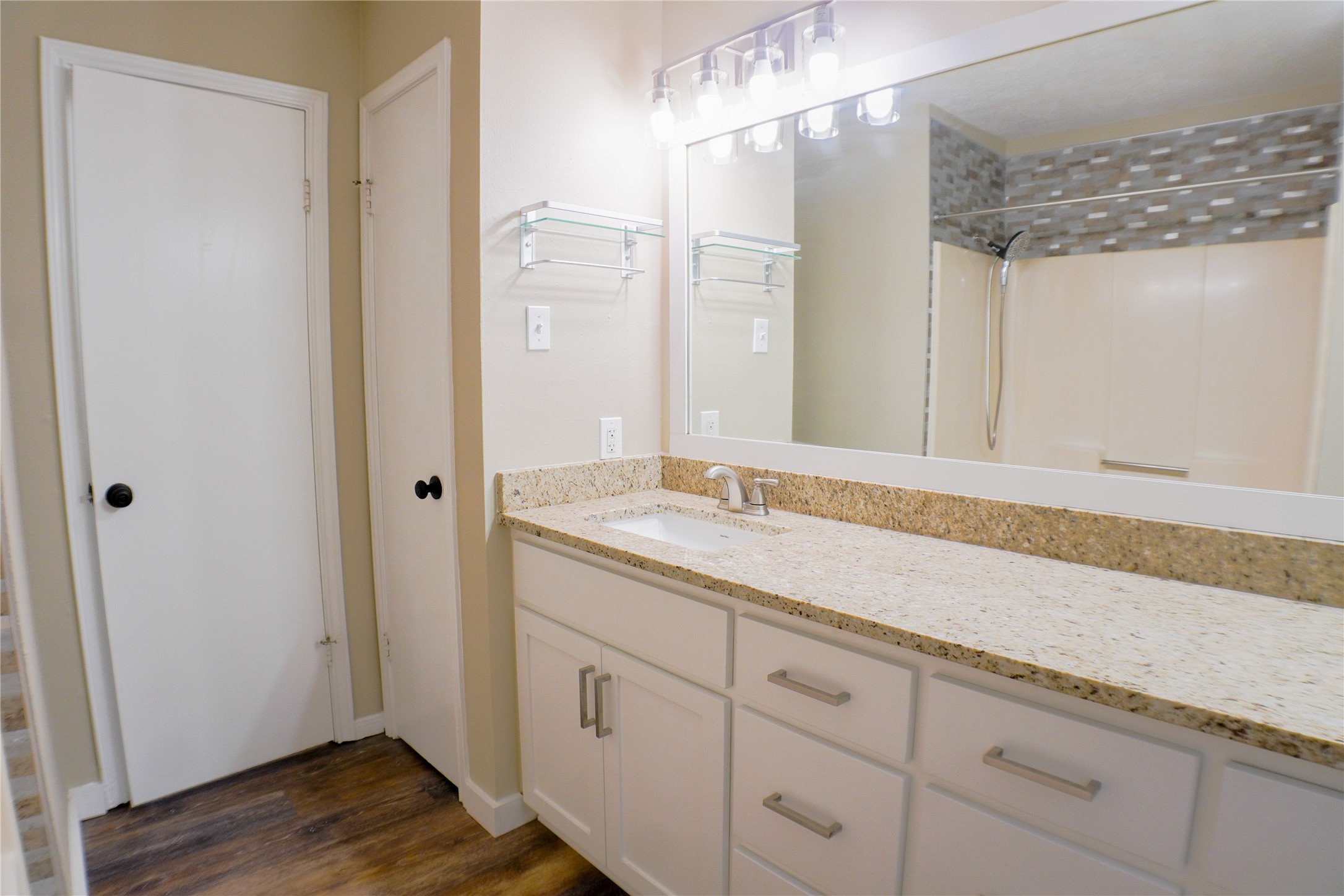 2401 Sycamore Avenue, Unit B2 Huntsville, TX 77340 - Photo 15 of 20