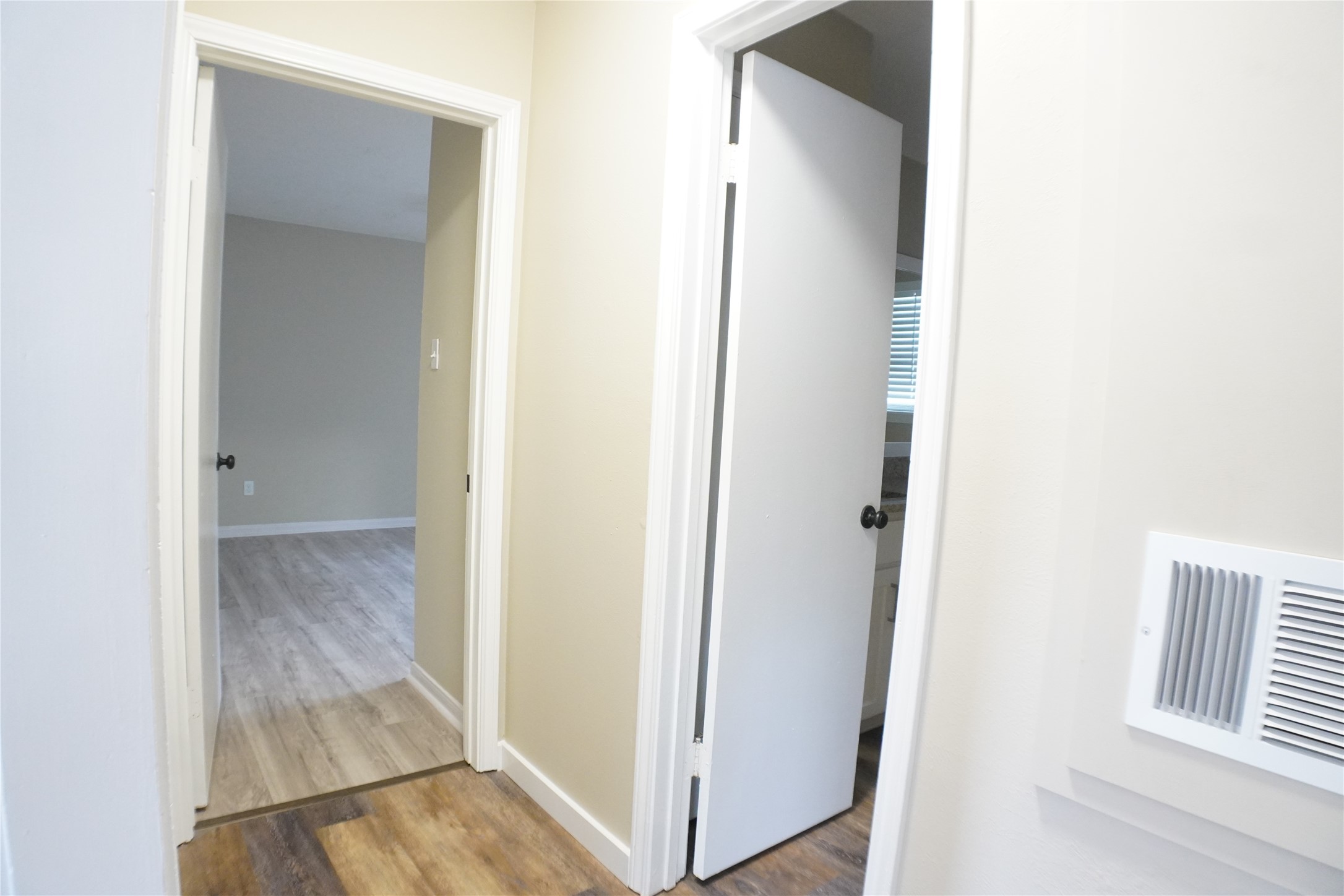 2401 Sycamore Avenue, Unit B2 Huntsville, TX 77340 - Photo 16 of 20