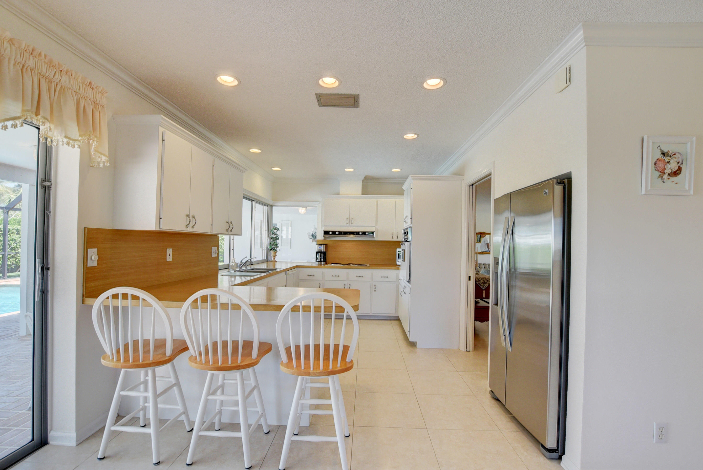 1361 Mulberry Way Boca Raton, FL 33486 - Photo 19 of 43 Snack bar & Kitchen