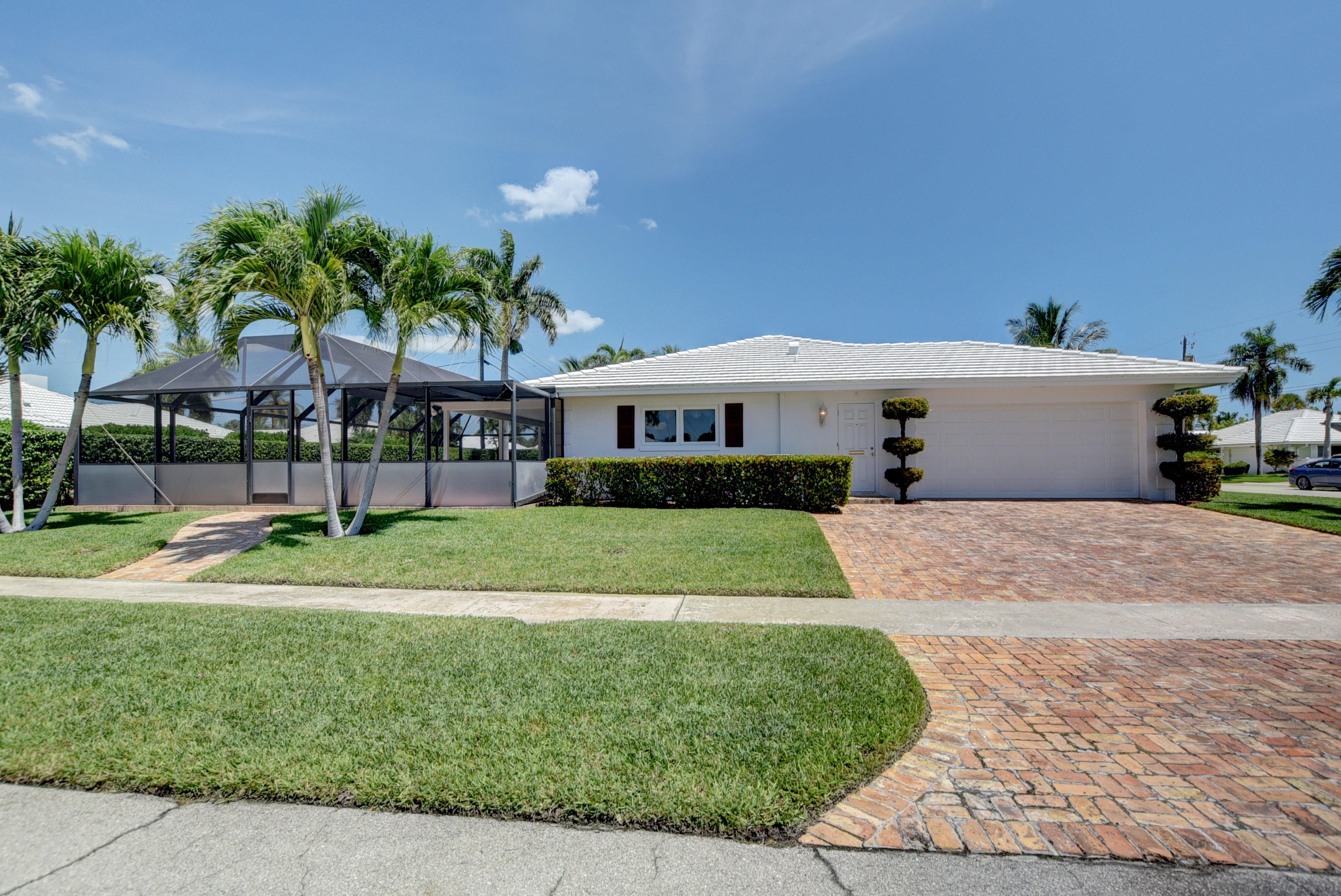 1361 Mulberry Way Boca Raton, FL 33486 - Photo 3 of 43 Side view