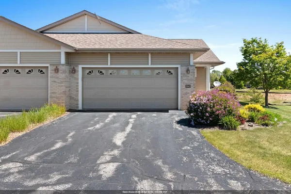 $399,900 | 1942 Ravenswood Lane, Manitowoc, WI 54220