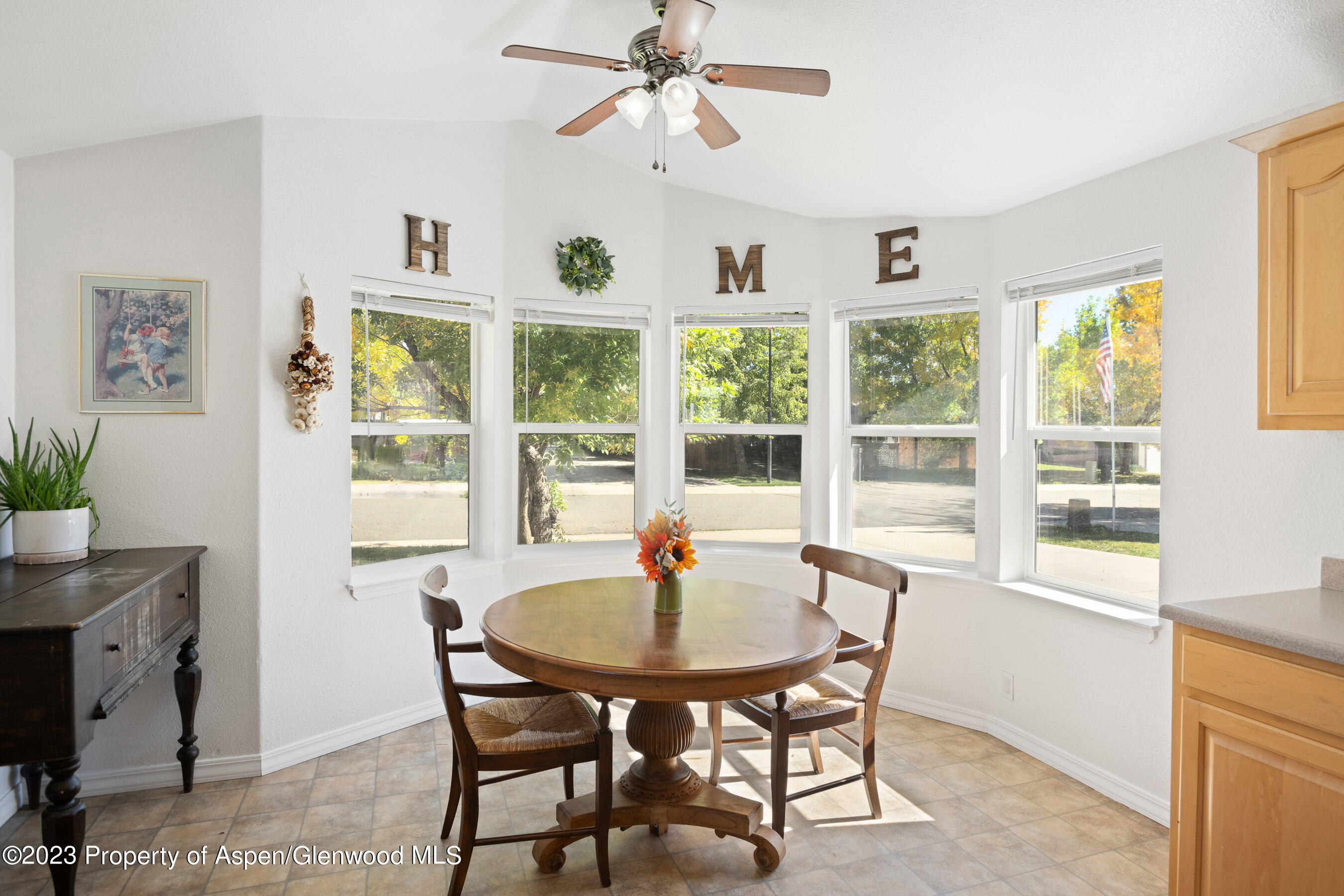 651 Evergreen Road Silt, CO 81652 - Photo 9 of 23 Breakfast nook