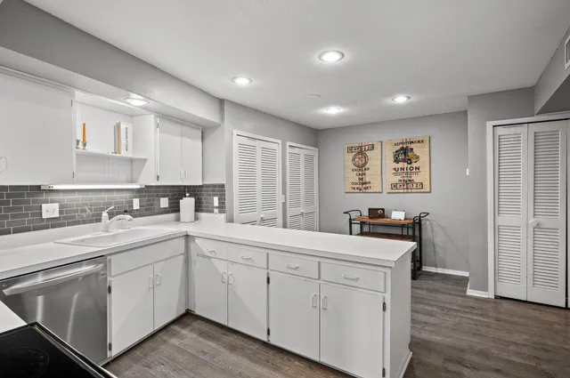 $199,977 | 3412 Oak Ridge Road, Unit 309, Minnetonka, MN 55305