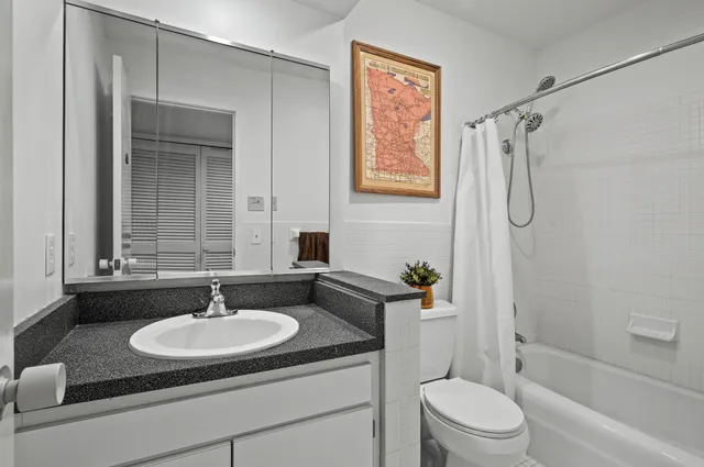 $199,977 | 3412 Oak Ridge Road, Unit 309, Minnetonka, MN 55305