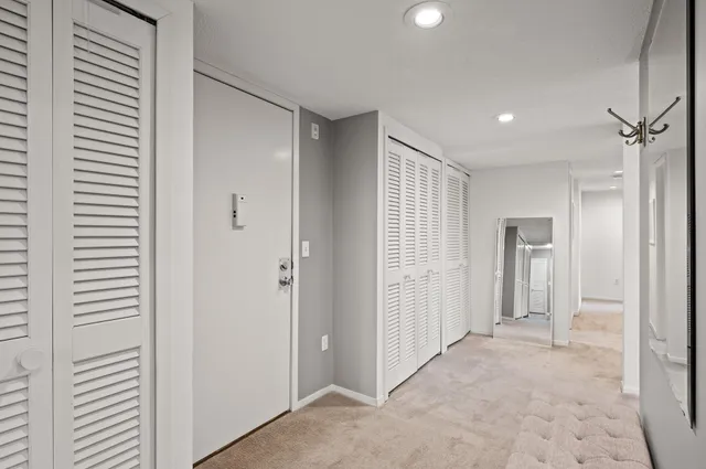 $199,977 | 3412 Oak Ridge Road, Unit 309, Minnetonka, MN 55305