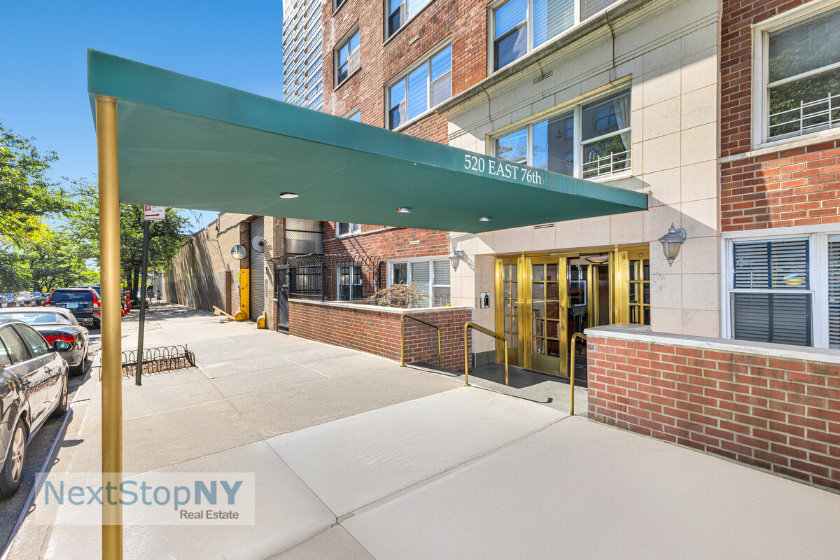 520 East 76th Street, Unit 1F Manhattan, NY 10021 - Photo 9 of 10 a view of a building with a outdoor space