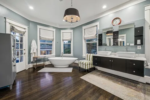 $4,600,000 | 15 Courtlandt Place, Houston, TX 77006