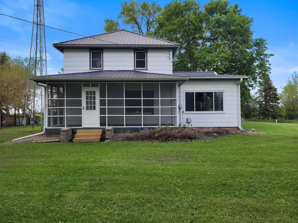 $170,000 | 411 Highway 19, Franklin, MN 55333