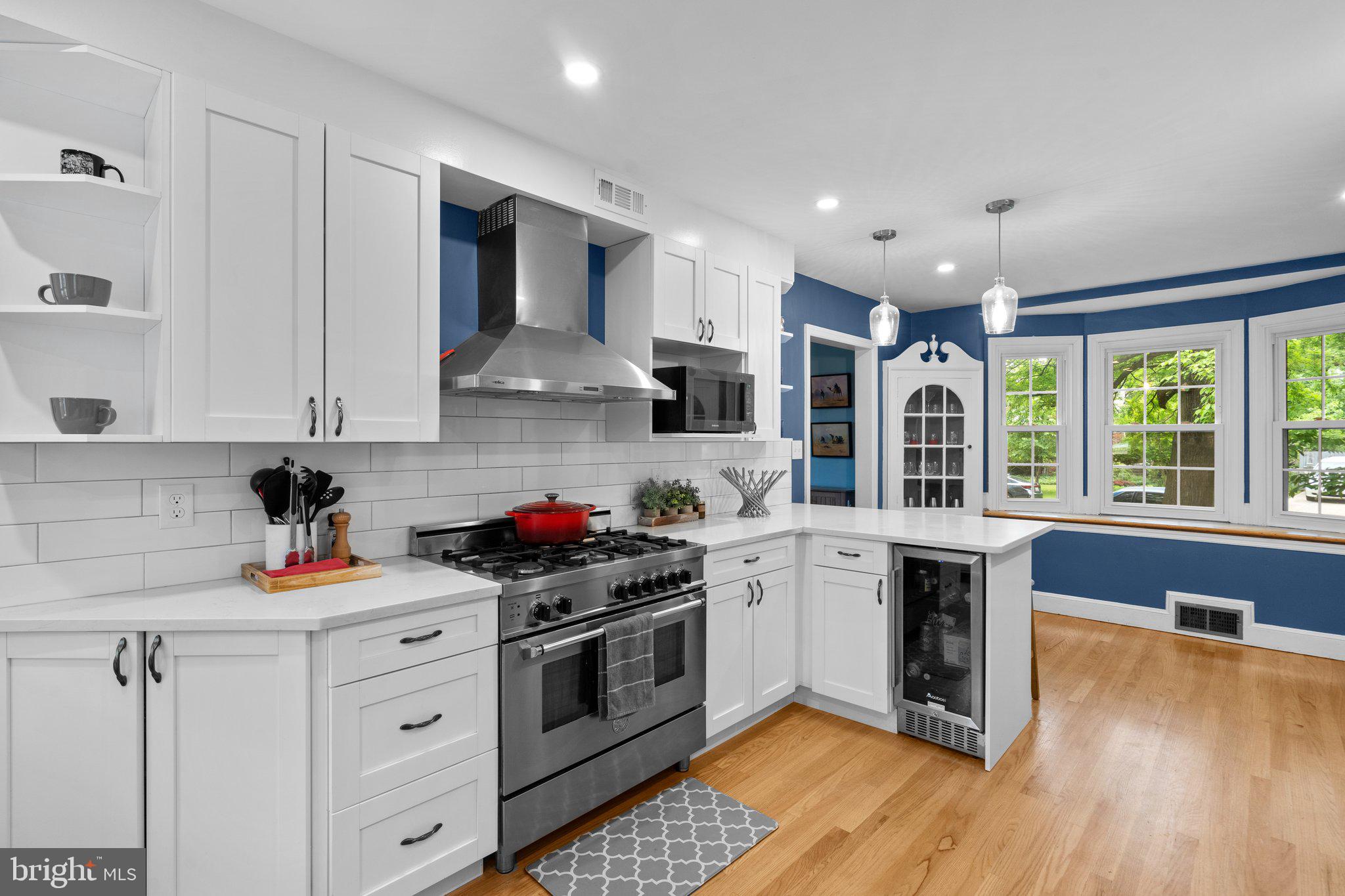 4608 Harvard Road College Park, MD 20740 - Photo 20 of 51 Oversized Gas Range, Vent Hood and Drink Fridge