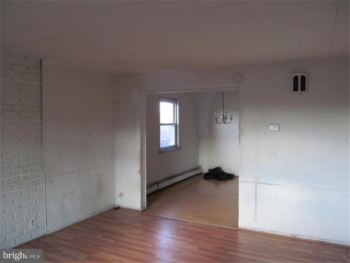 413 Littlecroft Road Upper Darby, PA 19082 - Photo 3 of 13