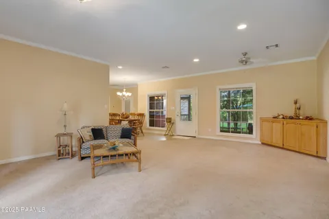 $299,900 | 284 Meadow Circle, Opelousas, LA 70570