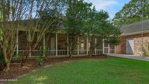 $299,900 | 284 Meadow Circle, Opelousas, LA 70570
