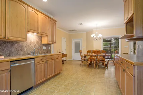 $299,900 | 284 Meadow Circle, Opelousas, LA 70570