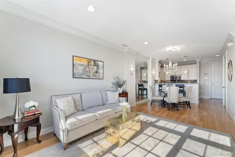 $999,000 | 1 Christie Place, Unit 406W, Scarsdale, NY 10583