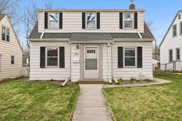 $295,000 | 1935 Arlington Avenue East, St. Paul, MN 55119