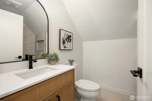 $999,990 | 14205 77th Avenue Northeast, Kirkland, WA 98034