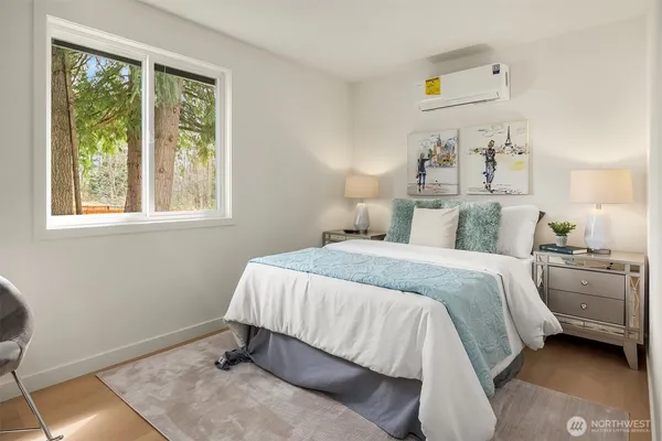 $999,990 | 14205 77th Avenue Northeast, Kirkland, WA 98034