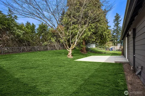 $999,990 | 14205 77th Avenue Northeast, Kirkland, WA 98034