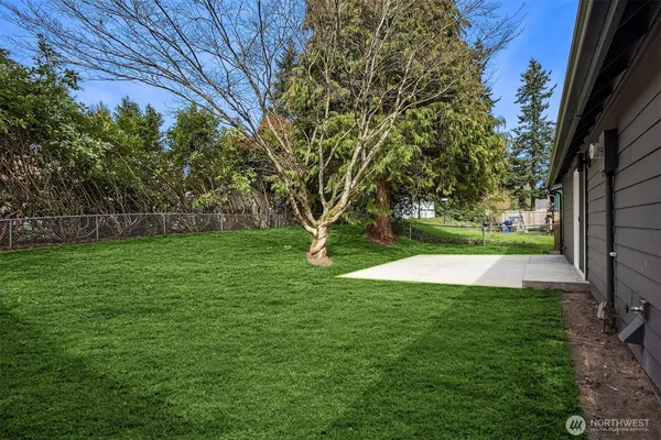 $999,990 | 14205 77th Avenue Northeast, Kirkland, WA 98034