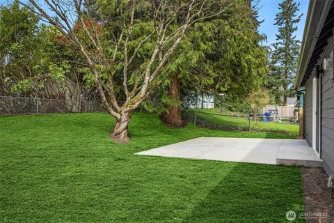 $999,990 | 14205 77th Avenue Northeast, Kirkland, WA 98034
