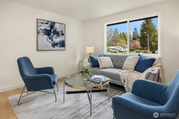 $999,990 | 14205 77th Avenue Northeast, Kirkland, WA 98034