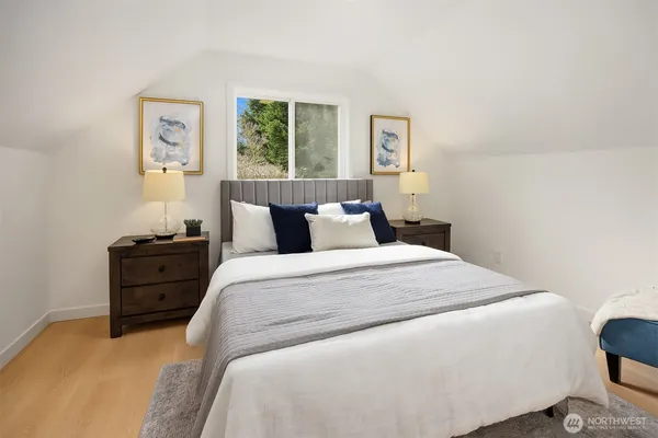 $999,990 | 14205 77th Avenue Northeast, Kirkland, WA 98034