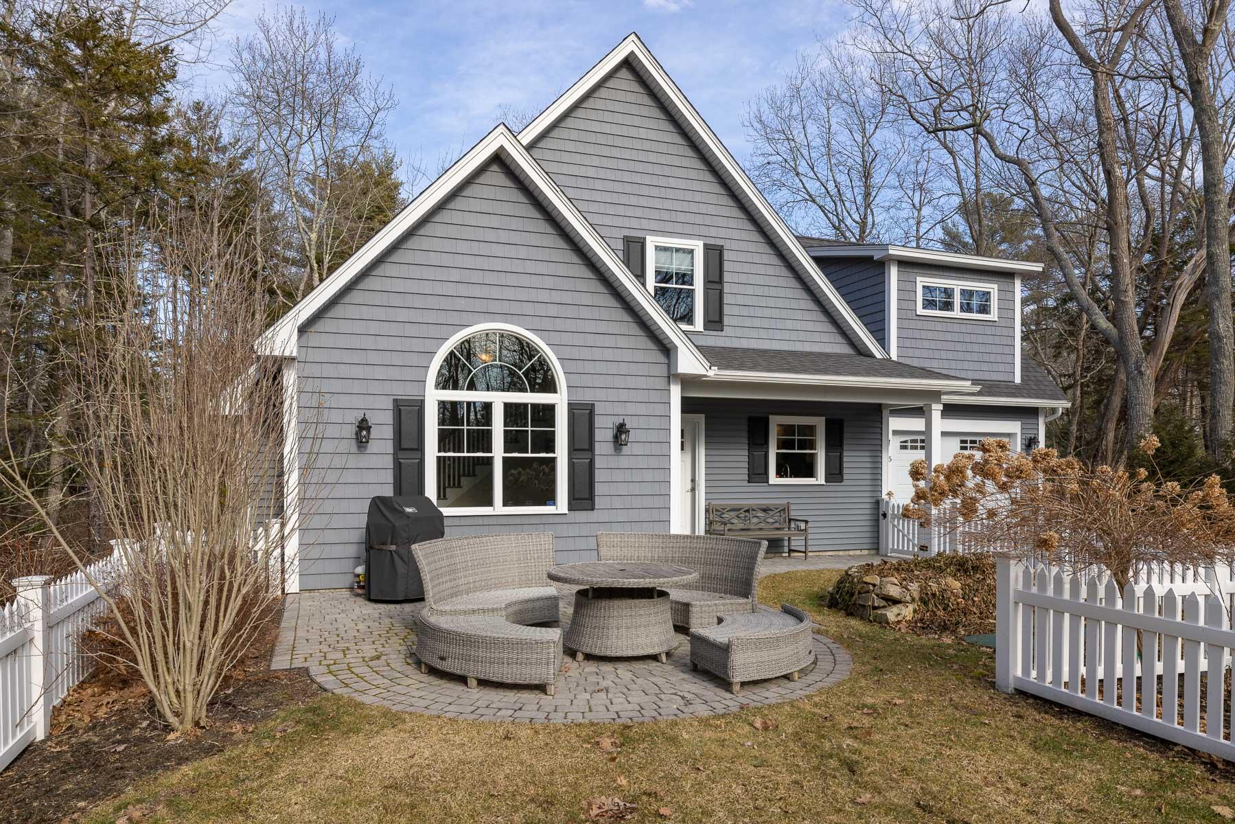 5 Sylvan Circle Cape Neddick, ME 03902 - Photo 2 of 46 seacoastrephoto-108