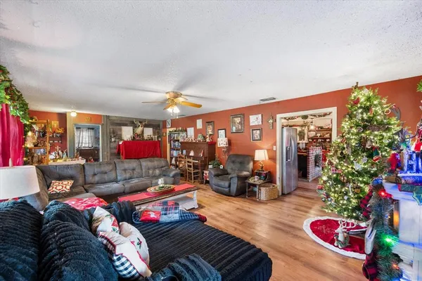 $350,000 | 856 Southeast County Road 3048, Corsicana, TX 75109