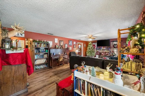$350,000 | 856 Southeast County Road 3048, Corsicana, TX 75109