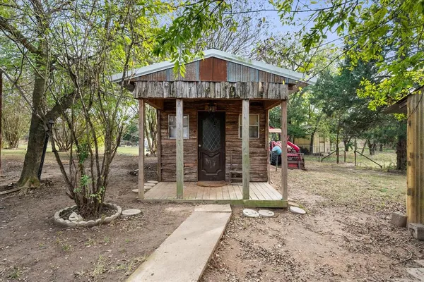 $350,000 | 856 Southeast County Road 3048, Corsicana, TX 75109