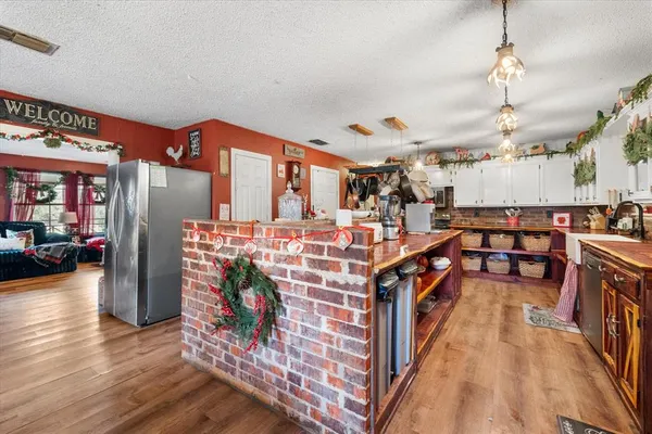 $350,000 | 856 Southeast County Road 3048, Corsicana, TX 75109