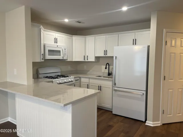 $2,200 | 1508 Beaver Dam Road, Unit 6, Point Pleasant, NJ 08742