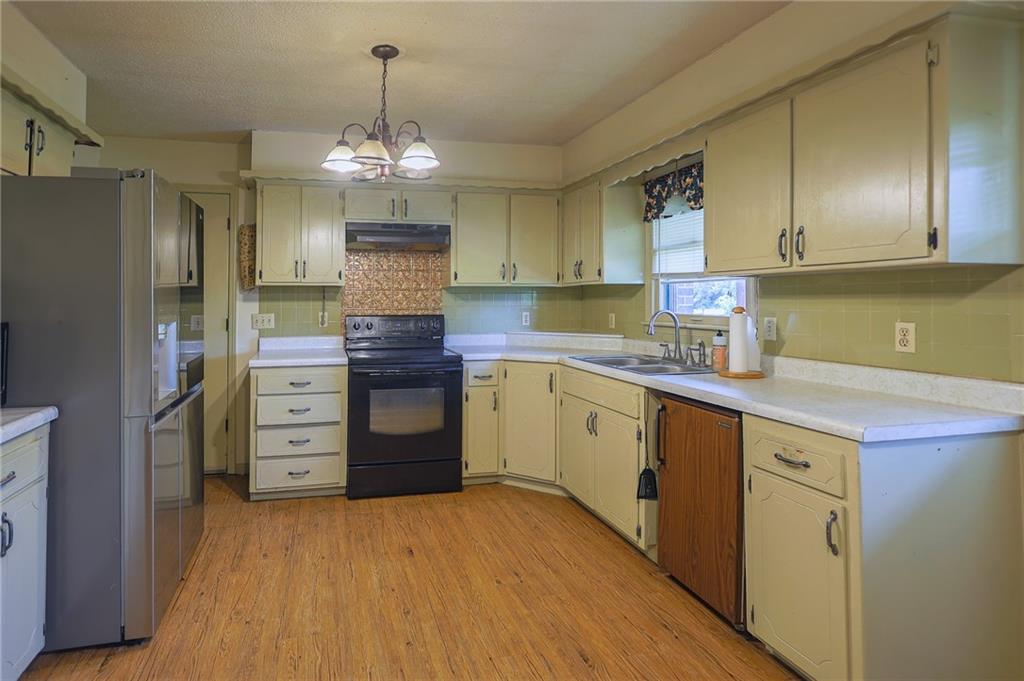 13137 Norris Road Rayville, MO 64084 - Photo 5 of 18