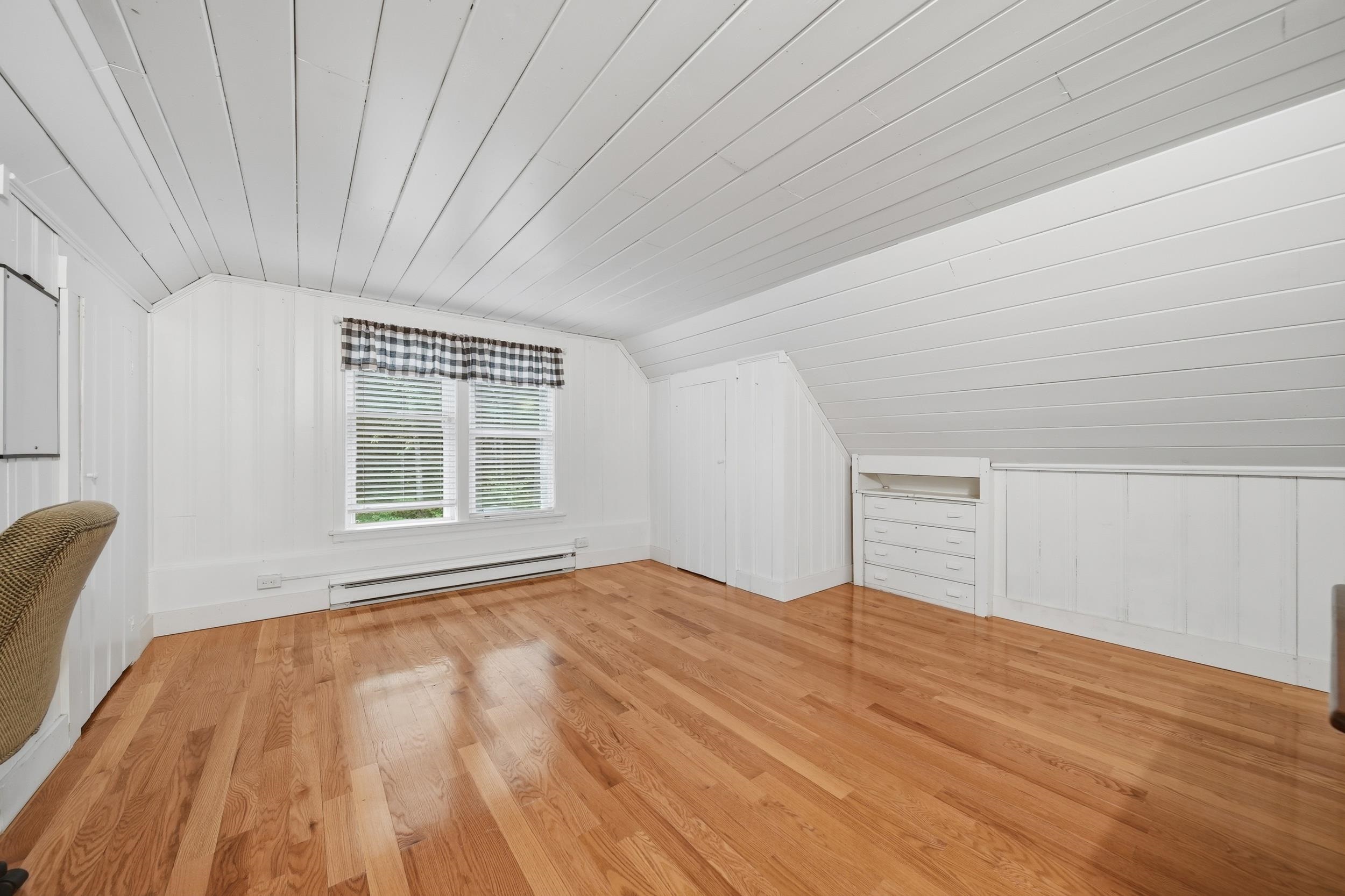 288 Island Pond Road Derry, NH 03038 - Photo 24 of 46