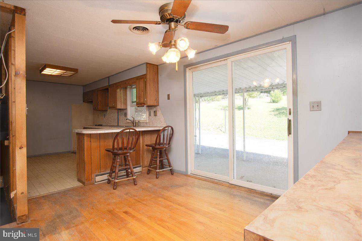 5041 Smith Road Rohrersville, MD 21779 - Photo 17 of 32 Dining Area & Kitchen
