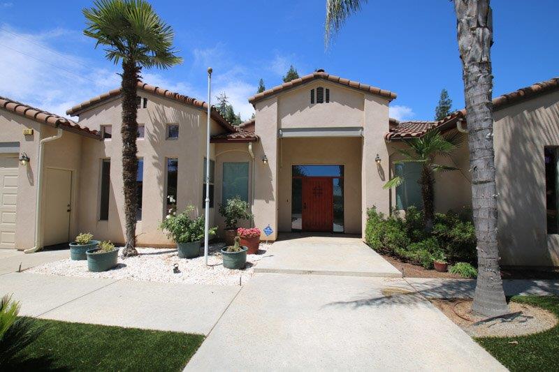 153 North Kings Drive Reedley, CA 93654 - Photo 3 of 53 Gallery Image 3