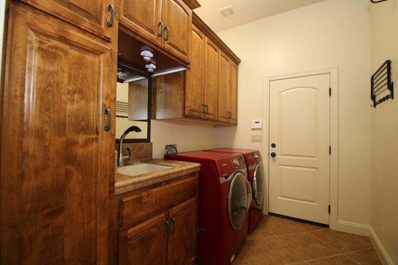 153 North Kings Drive Reedley, CA 93654 - Photo 28 of 53 Gallery Image 28